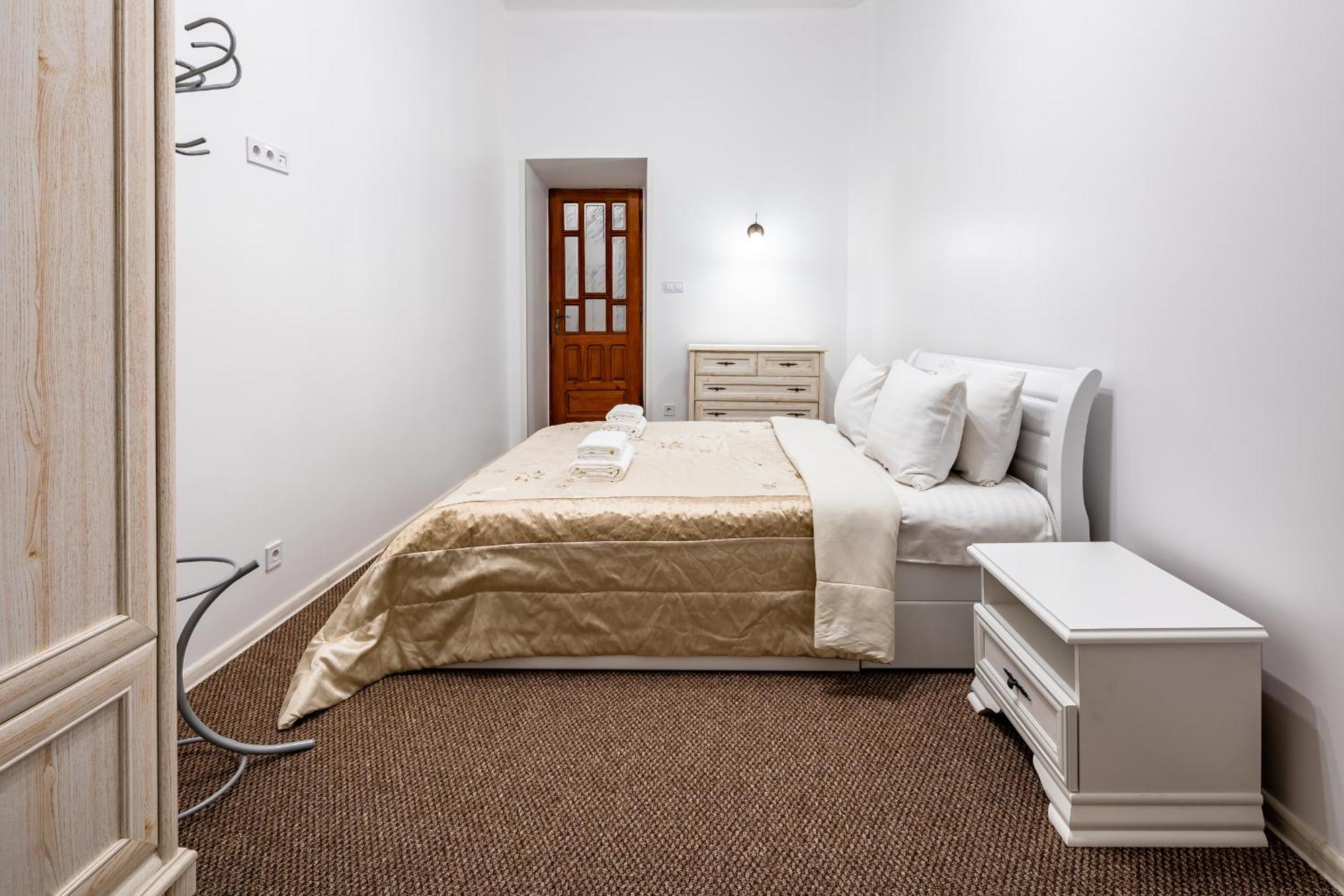 Designer Apartment! The Center! Валова 29 Львів Екстер'єр фото